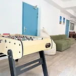 Backpackers * Lourdes