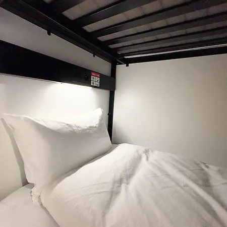 بيت شباب Backpackers لورد