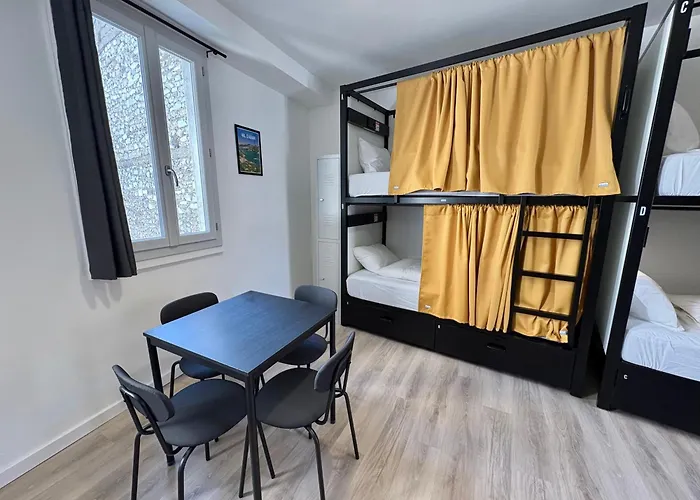 بيت شباب Backpackers لورد