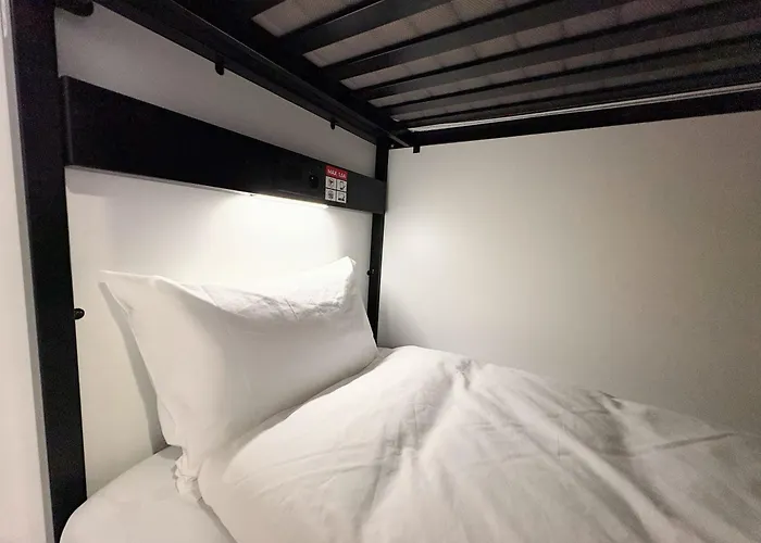 بيت شباب Backpackers لورد